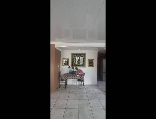 5 BEDROOM HOUSE FOR SALE IN BLACKHEATH INDUSTRIAL